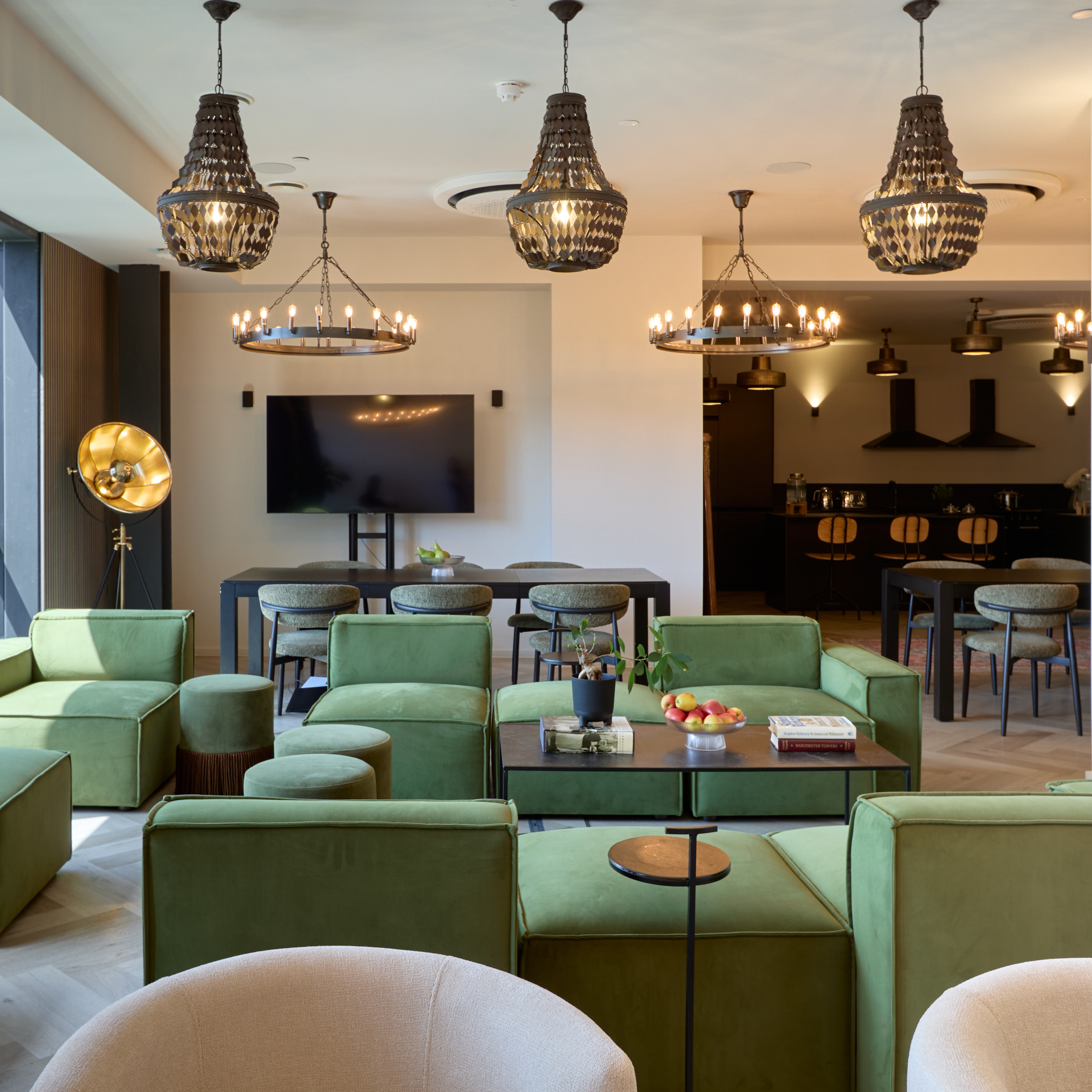 RESIDENTS LOUNGE 