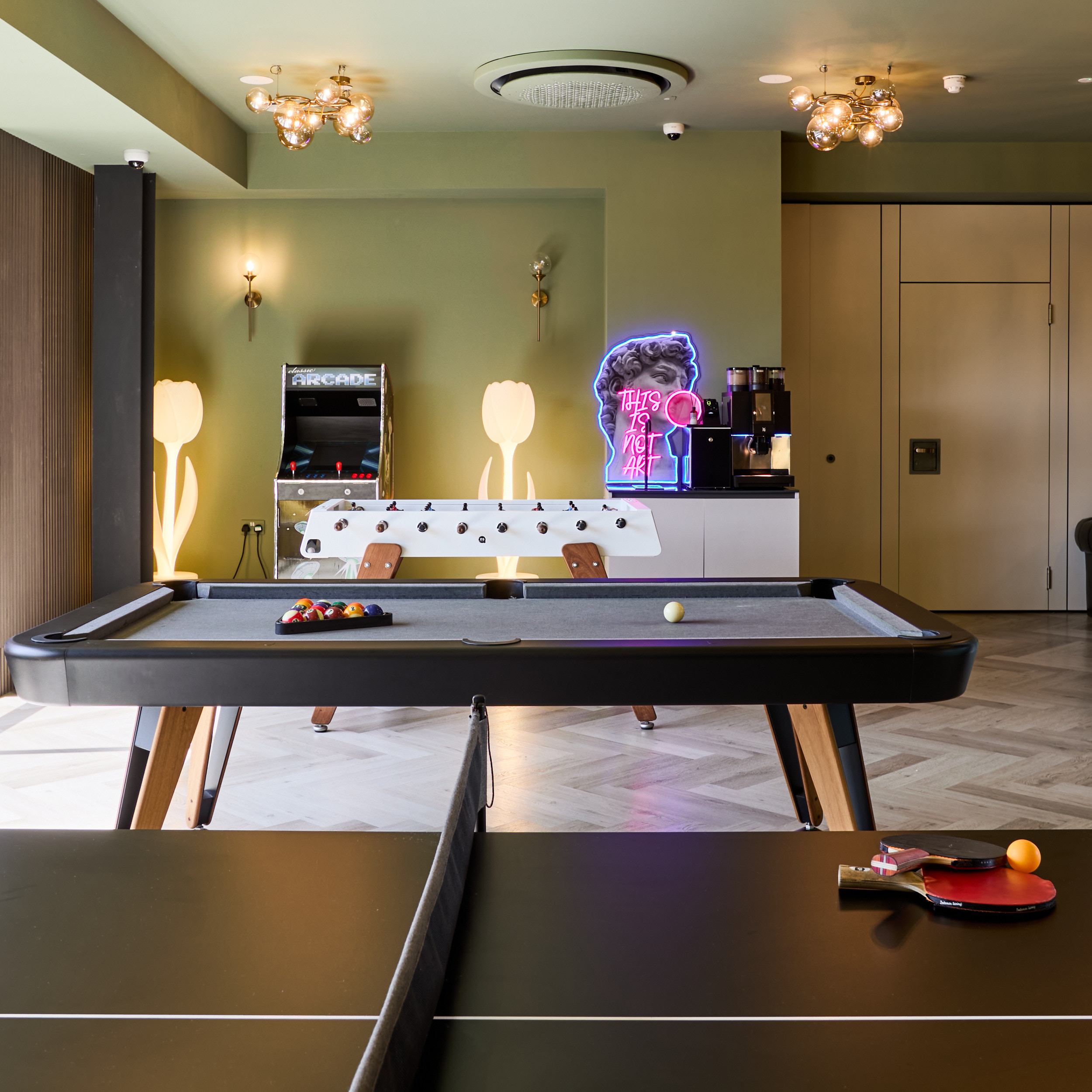 GAMES ROOM